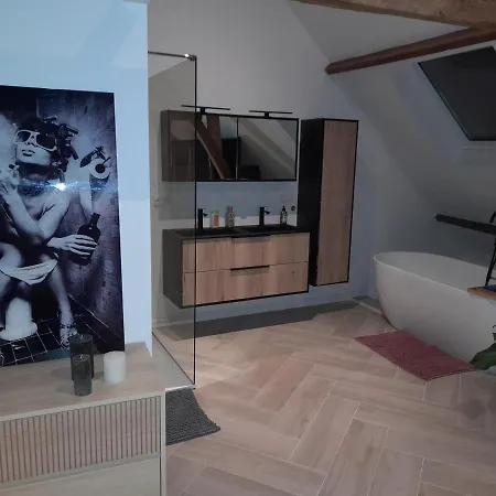 Center In Quiet Street & Airco Apartment