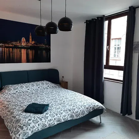Center In Quiet Street & Airco Apartment Antwerpen